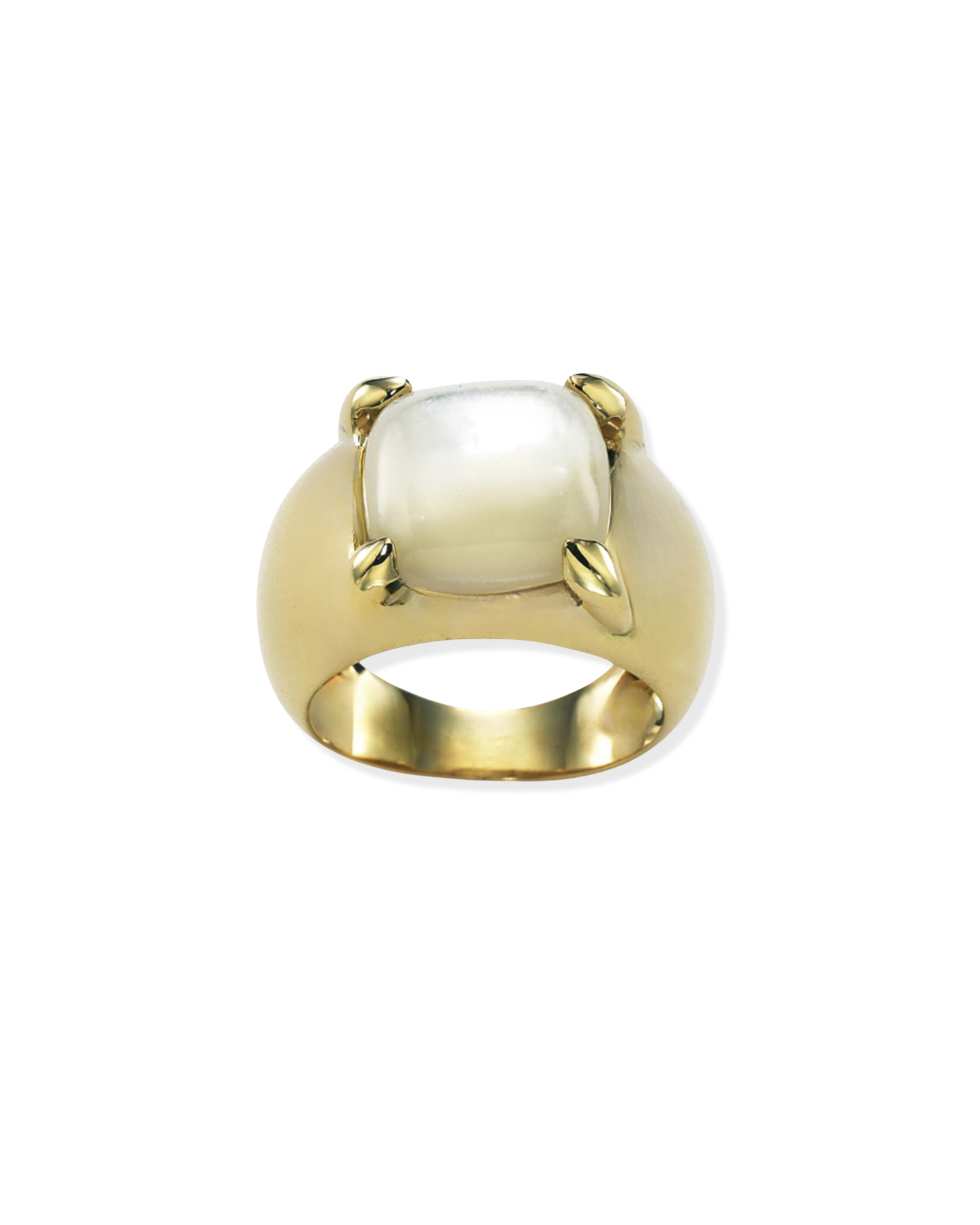 En la imagen se muestra el Anillo Solara, una pieza elegante en plata de ley 925 con opciones de acabado en oro amarillo o blanco. Centraliza una perla madre en cabochón oval, capturando la luz con su iridiscencia natural. Ideal para destacar en eventos especiales y añadir un toque de serenidad y elegancia clásica a cualquier atuendo.